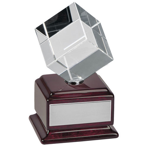 Стела Куб вращающийся; 8.5х9.2х14.8 см; стекло, дерево; лазерная гравировка